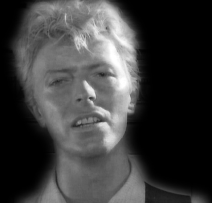 http://www.dvdreamscape.fr/fond/bowie-bestof.jpg